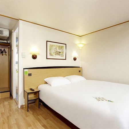 Campanile Hotel Mayenne Phòng bức ảnh