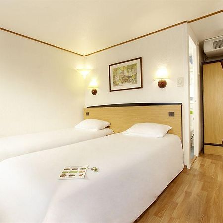 Campanile Hotel Mayenne Phòng bức ảnh