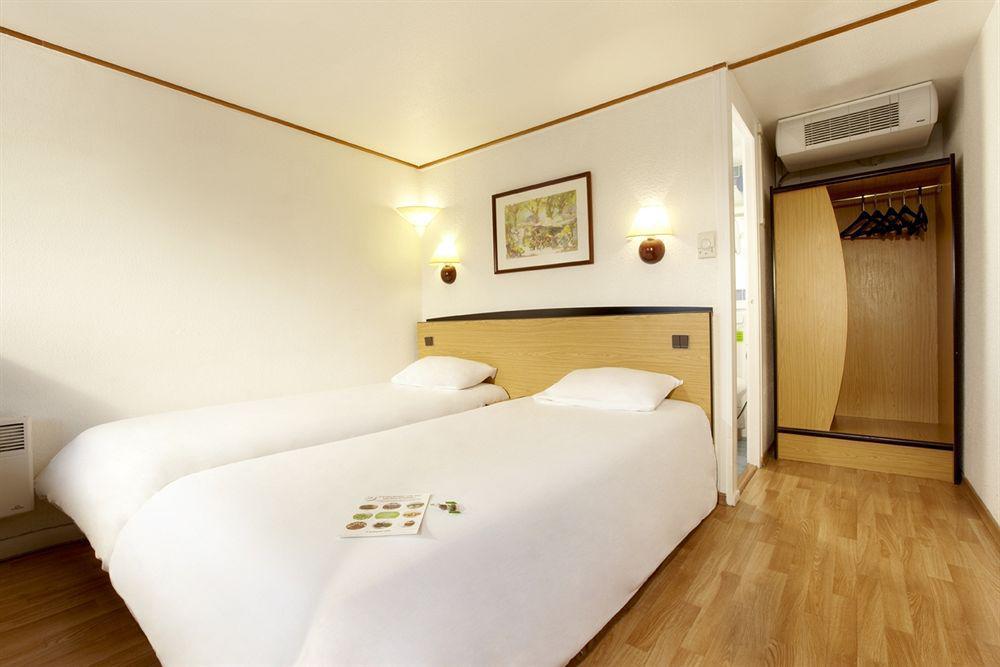 Campanile Hotel Mayenne Phòng bức ảnh